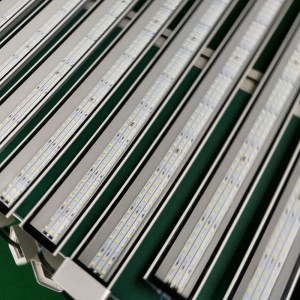 Manufacturing Companies for Ip65 Epistar Vertical Farming Greenhouse Hydroponic Led Grow Light Bar Full Spectrum Grow Lamp Led Horticulture Lighting